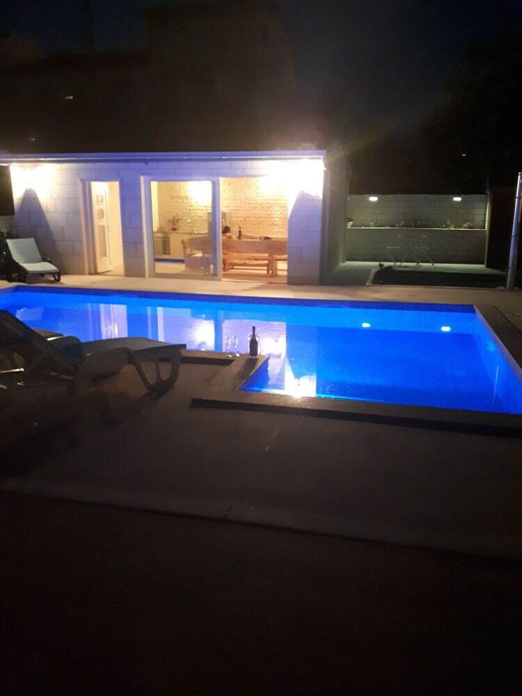 Apartments Maestral
