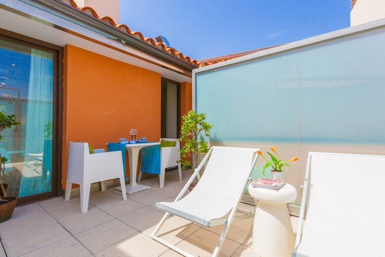 Home Club San Joaqu�n Apartments
