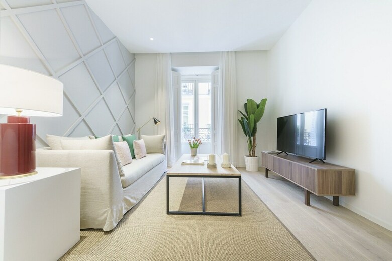 Home Club Barquillo Apartments