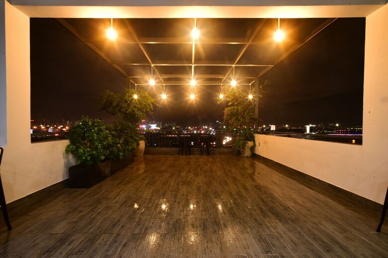 Karta Riverview Apartment