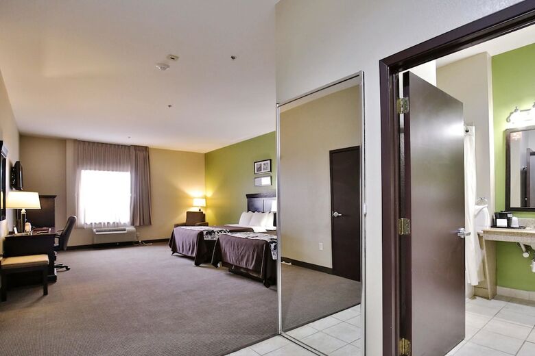 Hotel Sleep Inn & Suites