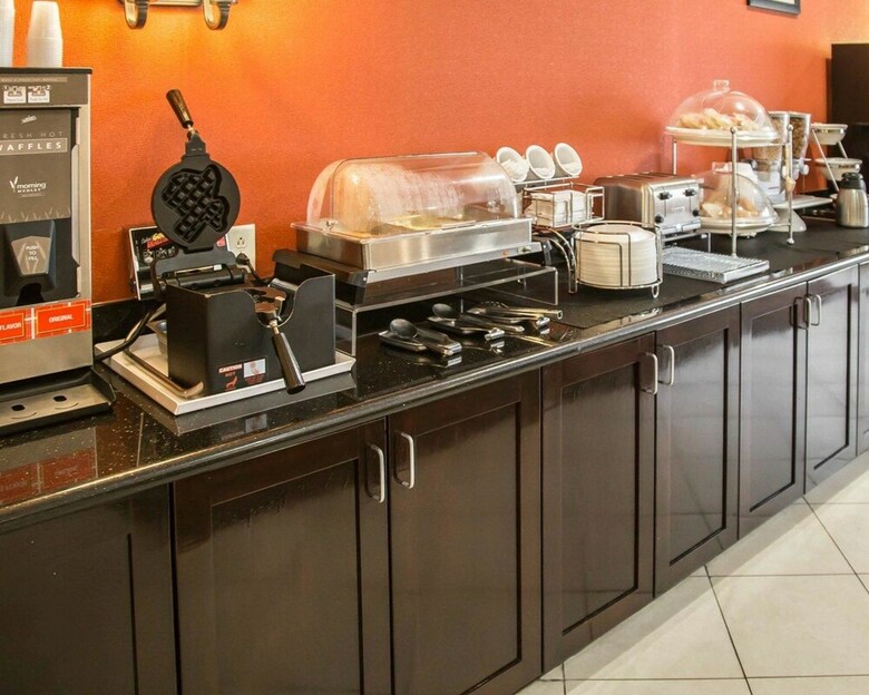 Hotel Sleep Inn & Suites