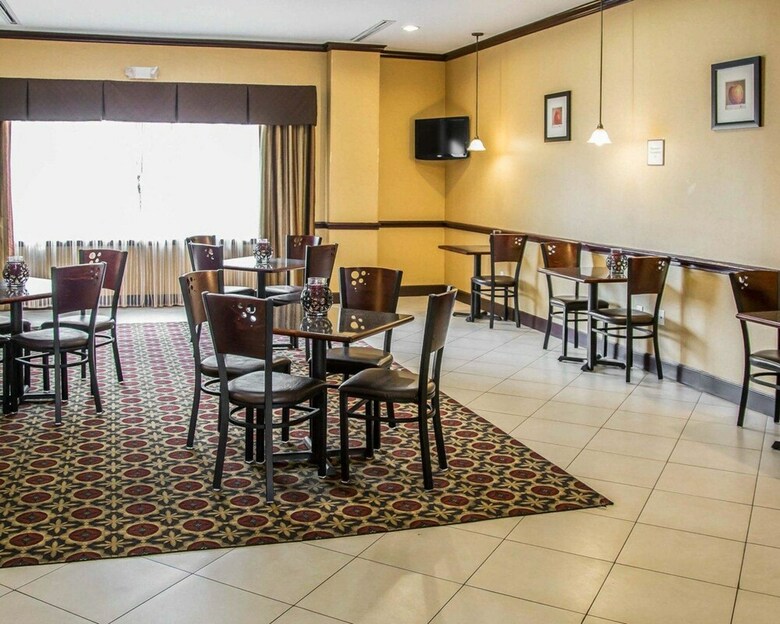 Hotel Sleep Inn & Suites
