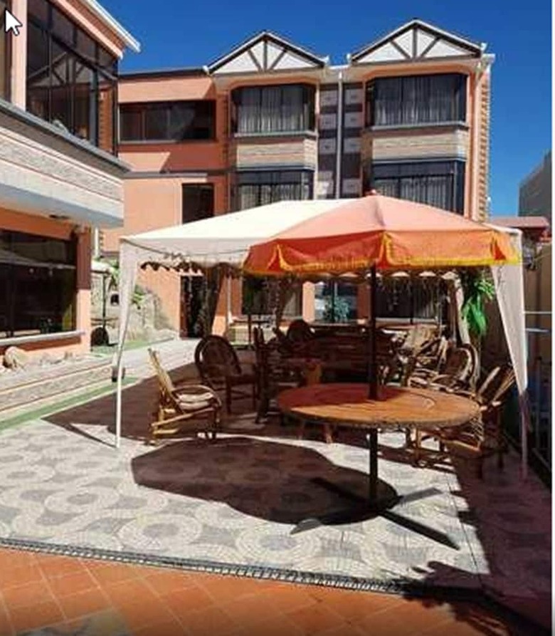 Las Tholas Hotel