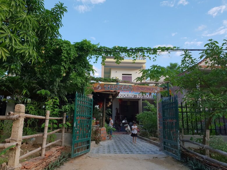 Hostal Tarzan's Homestay - Hostel
