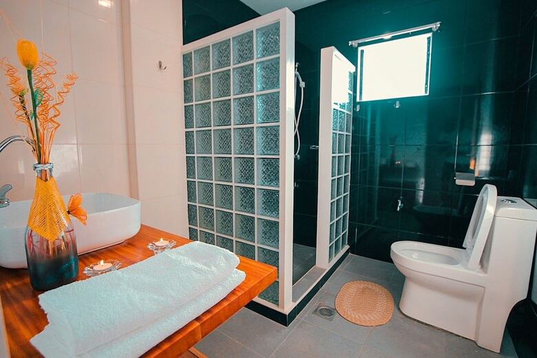 Hotel Kingswick Residences And Lodge