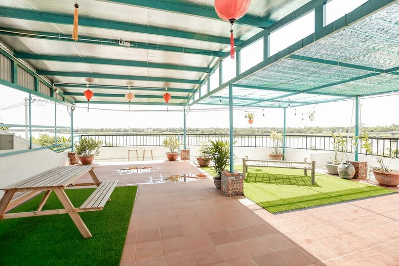 Hostal Bisou de La Riviere - Hostel