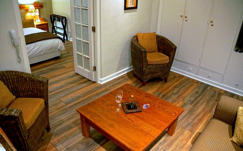 Hotel Wild Olive Guest House