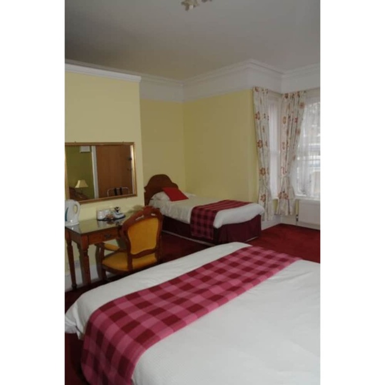 Wimblehurst Hotel