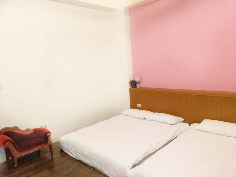 Hotel Happy Corner