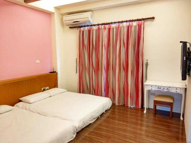 Hotel Happy Corner