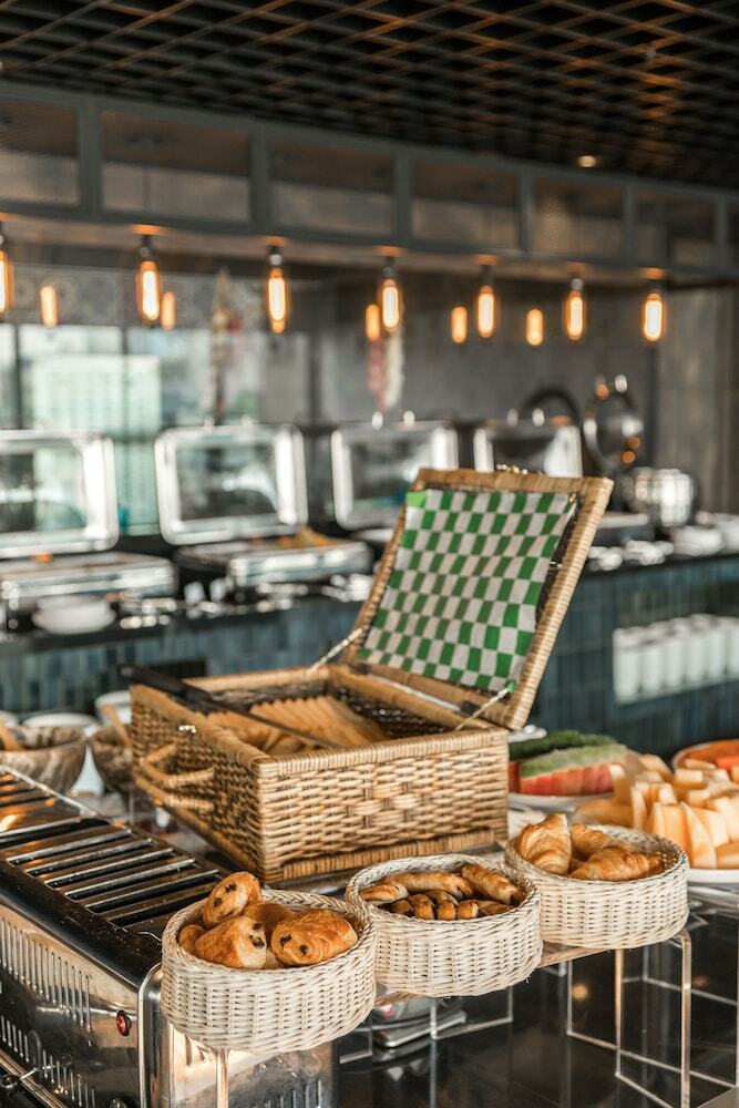 Hotel The Key Premier Sukhumvit By Compass Hospitality