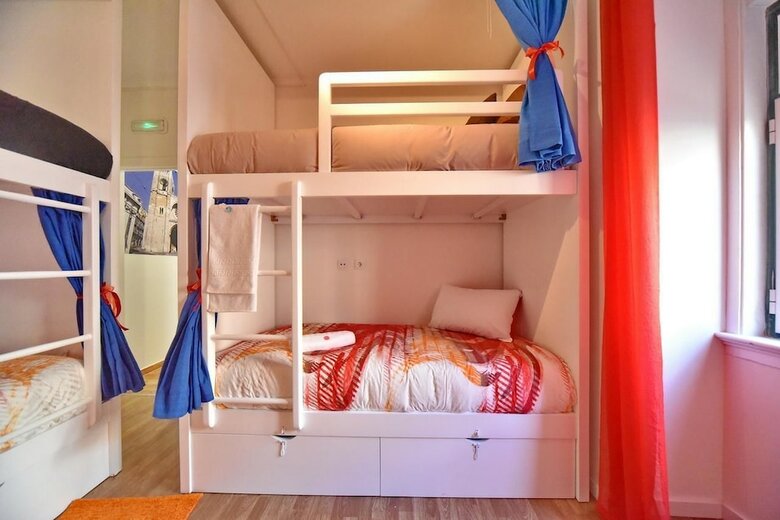 Hostal Train Lisbon Hostel