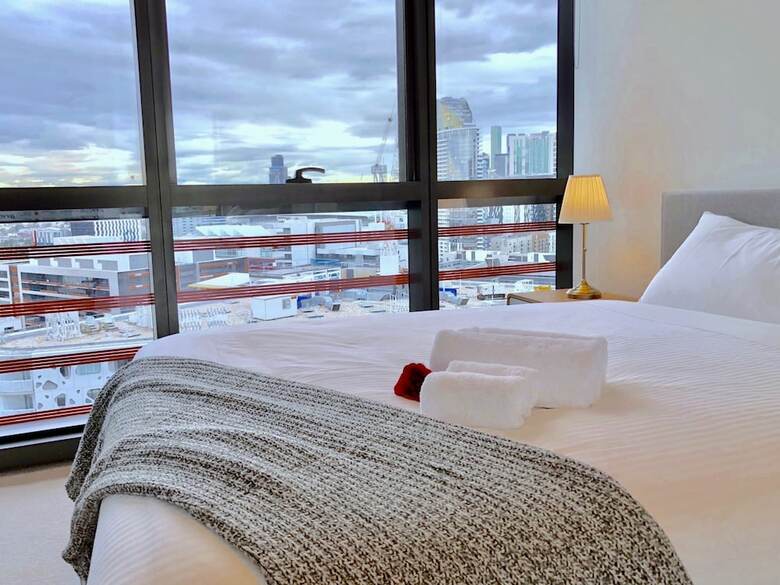 Pride Docklands Waterfront Apartment City View