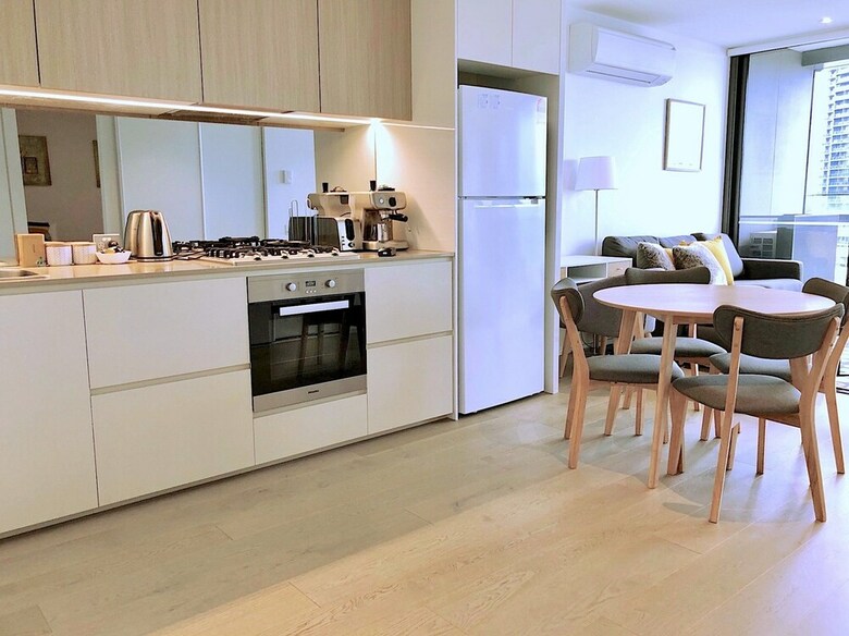 Brilliant Victoria Harbour Waterfront Apartment