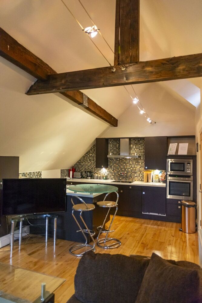 The Apartment No 2 The Old Red King Pub