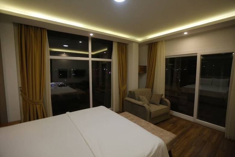 Askar Port Hotel