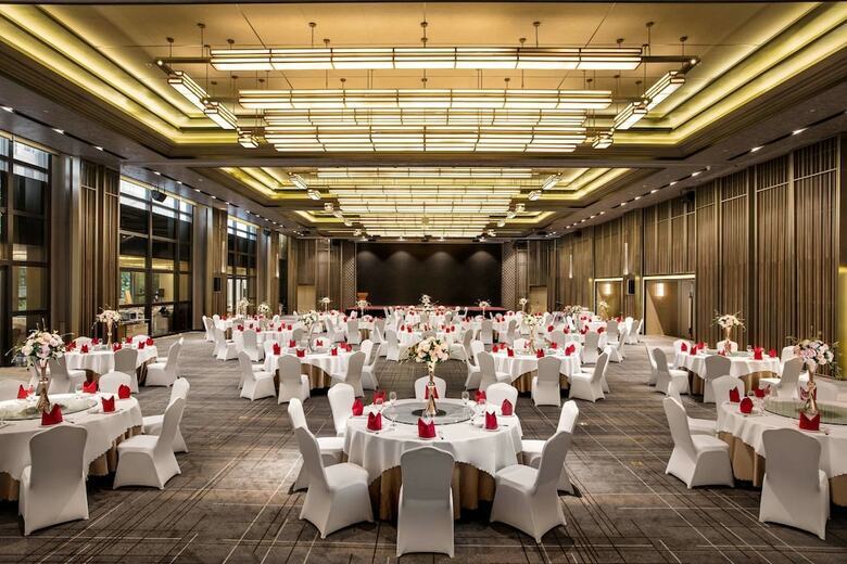 Hotel Wyndham Grand Maoming