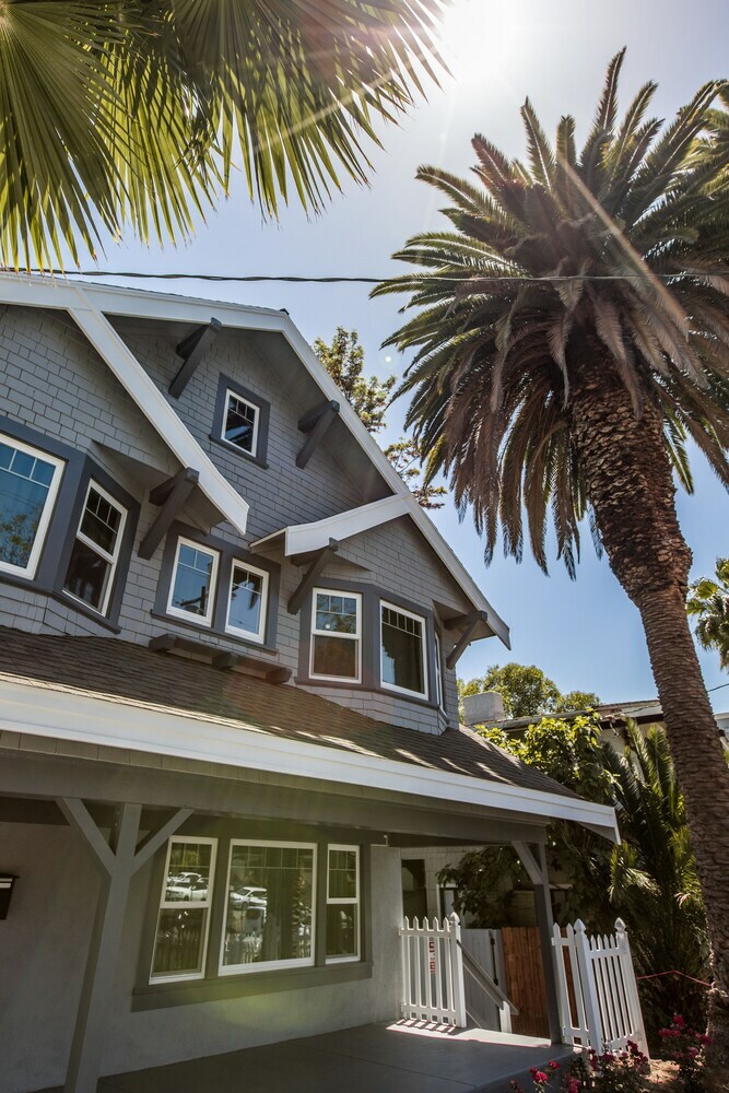 Hostal H California
