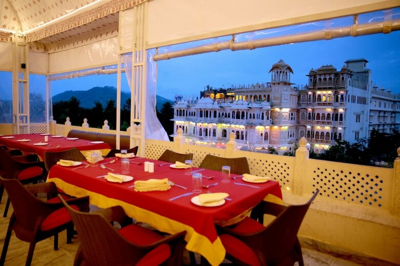 Hotel The Lake View Palace