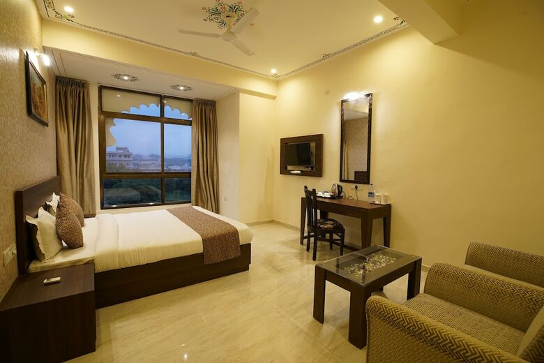 Hotel The Lake View Palace