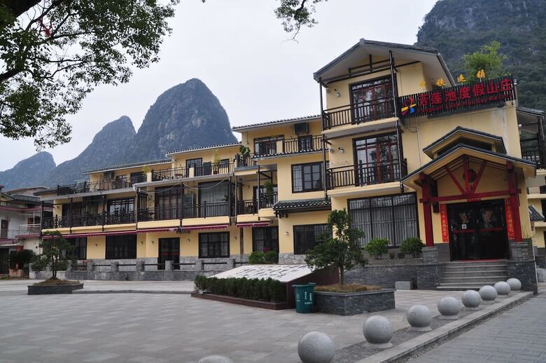Villa Fanglian Lake Holiday Resort
