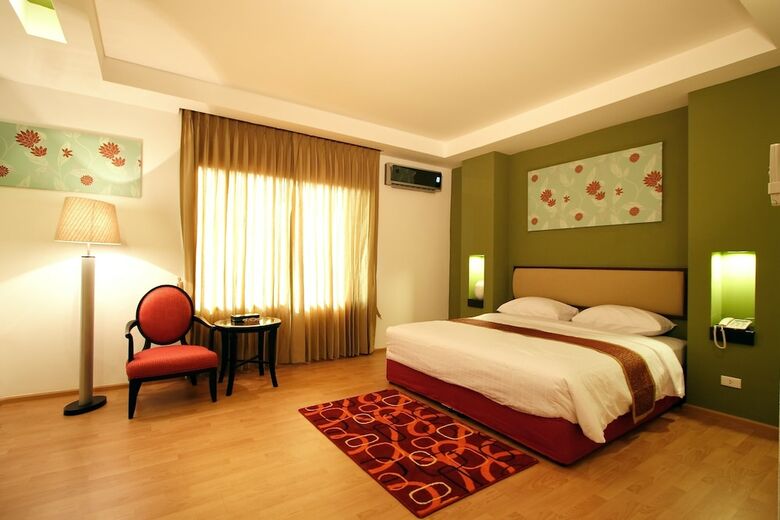 Atrium Boutique Hotel