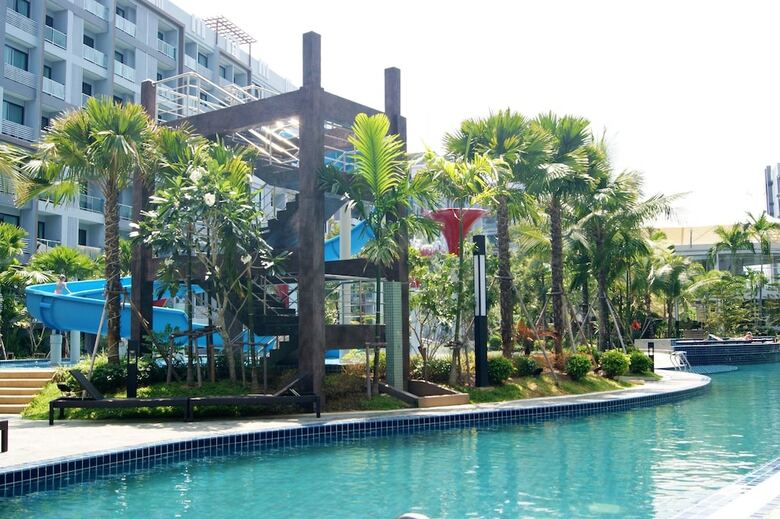 Dusit Grand Park By Lurii