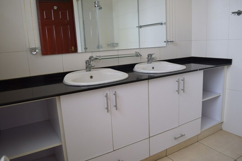 Apartamentos Westside Residency