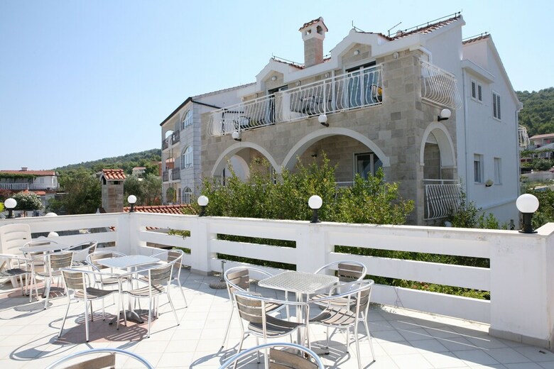 Apartamentos Sea Front Stone House