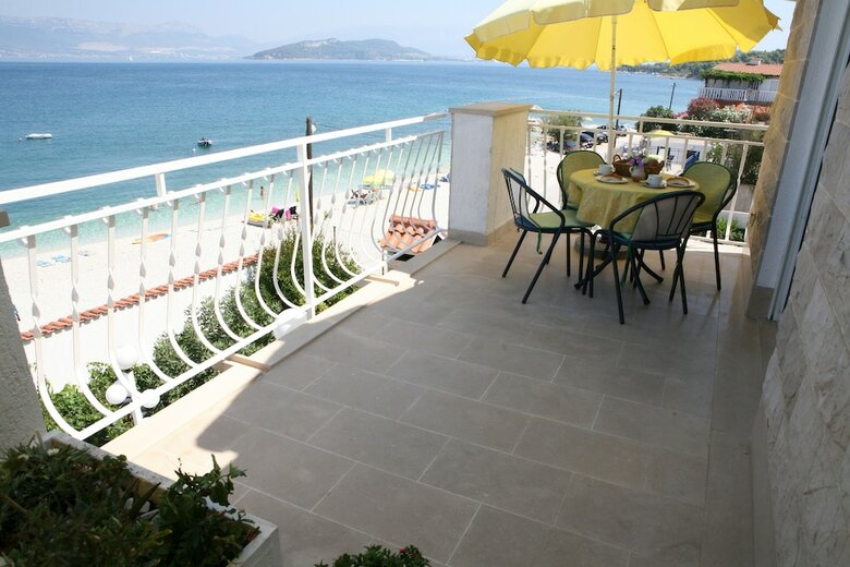Apartamentos Sea Front Stone House
