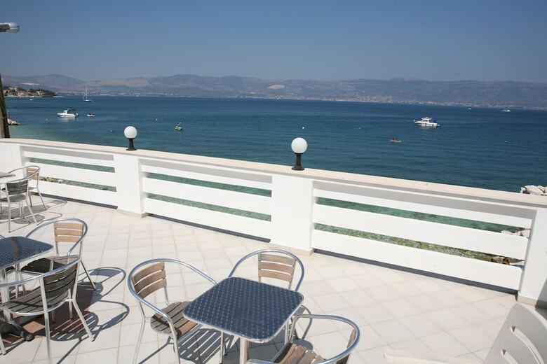 Apartamentos Sea Front Stone House