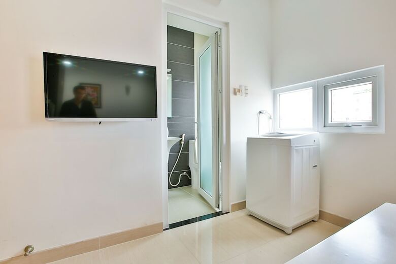 Sunflower Boutique Studio Apartment