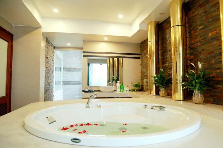 Green Hotel