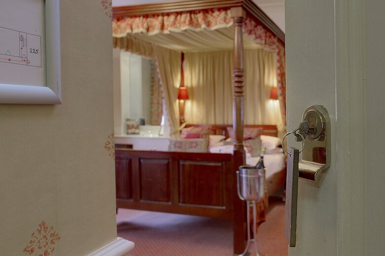 Angel & Royal Hotel