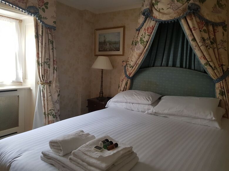 Angel & Royal Hotel