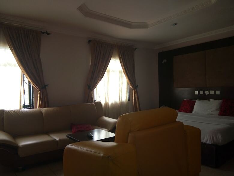 Roses Hotel