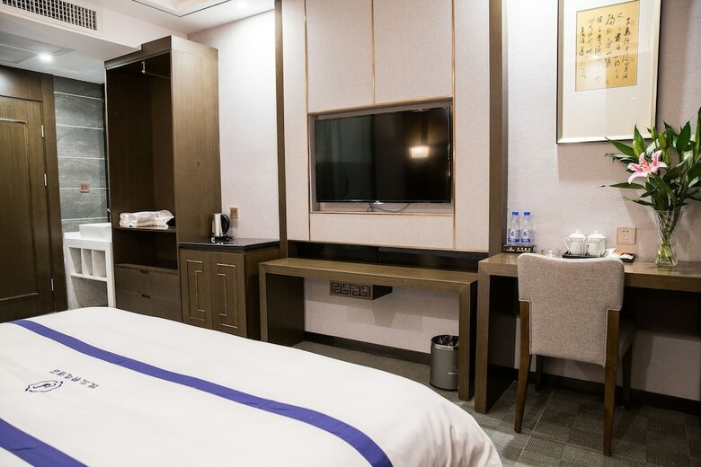 Guiyang Jialan Selected Hotel