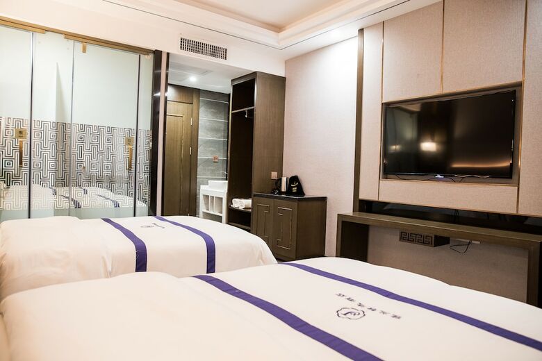 Guiyang Jialan Selected Hotel