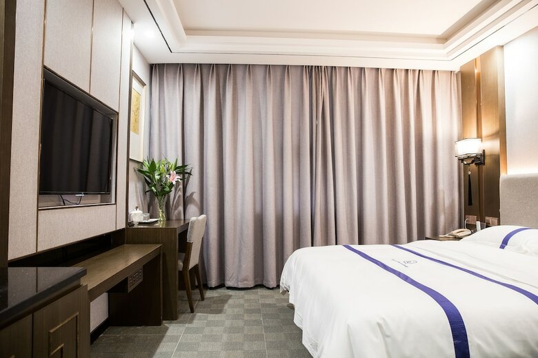 Guiyang Jialan Selected Hotel