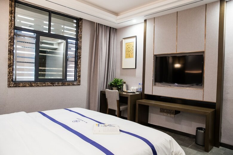 Guiyang Jialan Selected Hotel