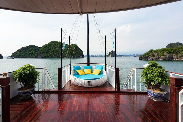 Charm Boutique Cruise