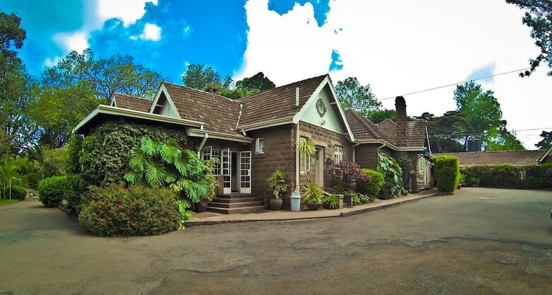 Hotel Amani Gardens Inn