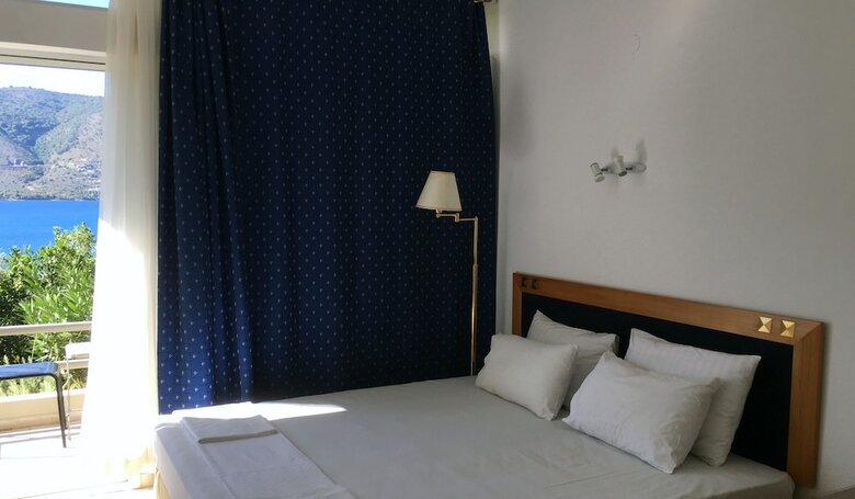 Hotel Plataria Seaside Resort