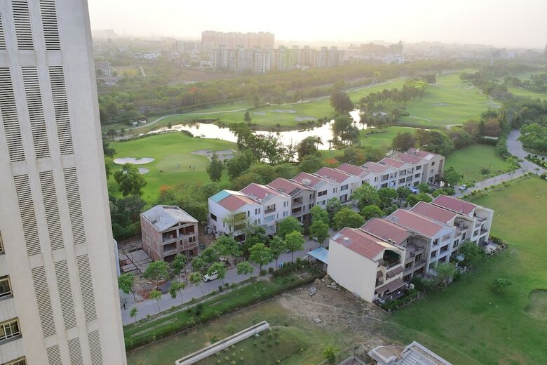 Aparthotel Vehomes Spacious Condo In Greater Noida