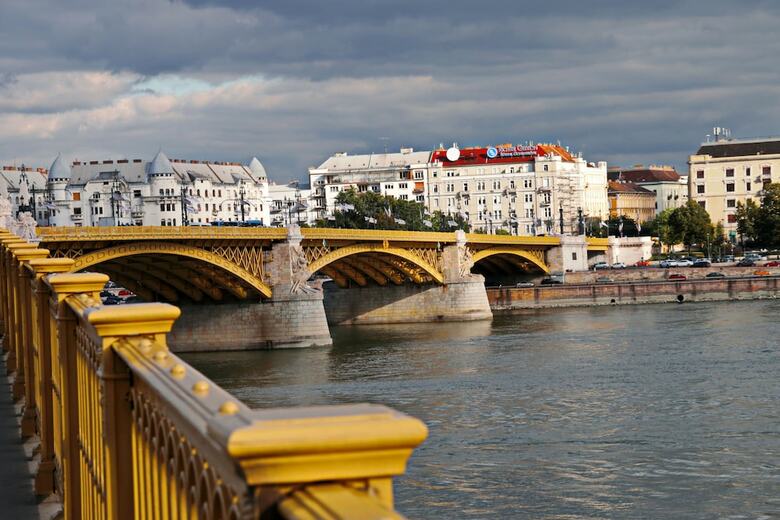 Onriver Hotels  - Ms Cezanne