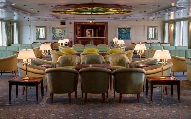 Onriver Hotels  - Ms Cezanne