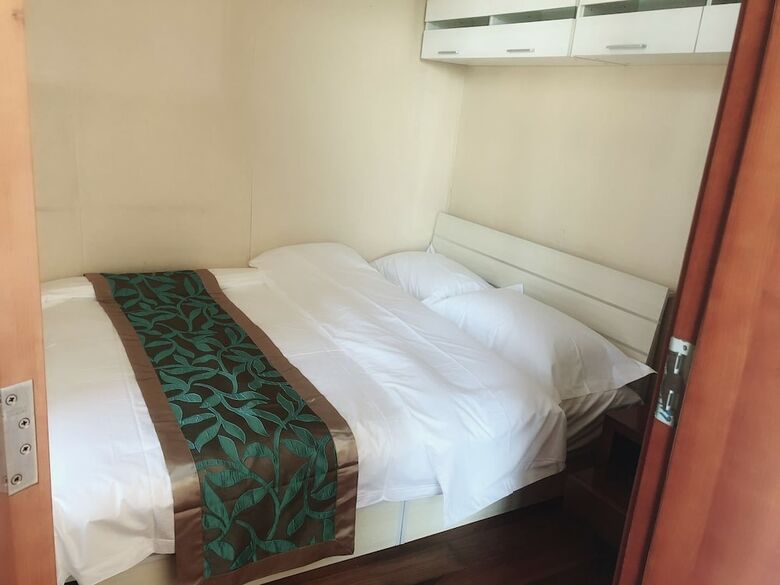 Apple Hotel