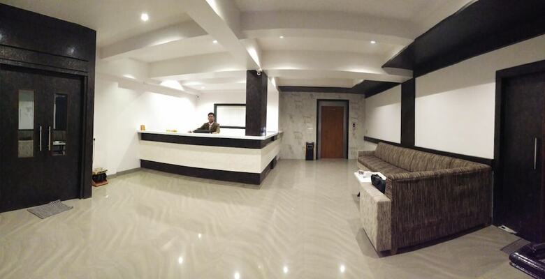 Seasons Hotel
