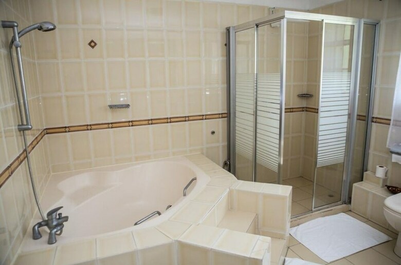 Hotel Adies Garden Suites